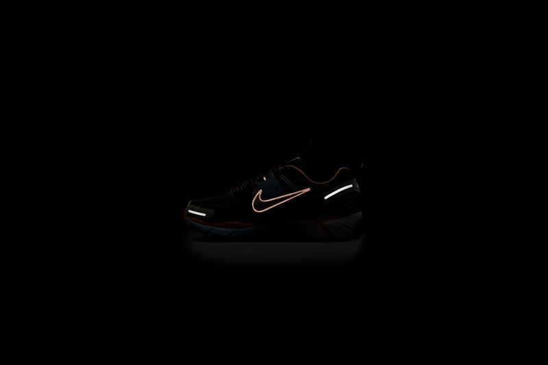 WMNS Nike Zoom Vomero 5 PRM (Black/Light Bone-Blue Gaze)