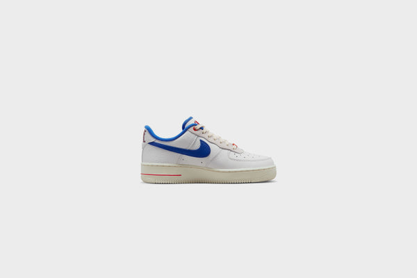 WMNS Nike Air Force 1 07 LX Summit White Hyper Royal Rock