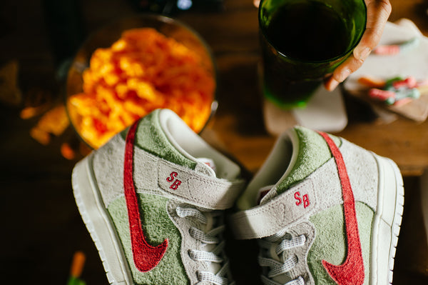 Nike SB rules yet another 4/20 with the Dunk Mid "White Widow"