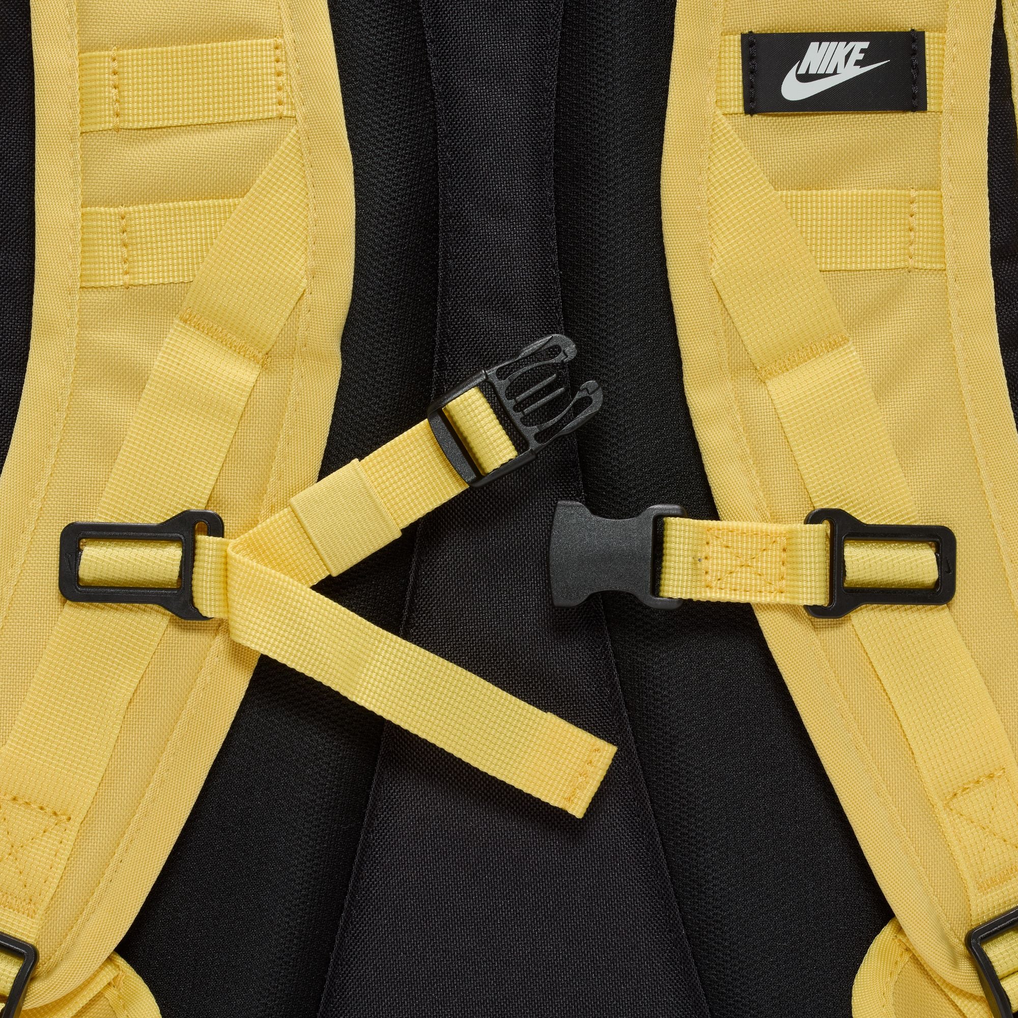 nike backpack black and yellow strap 2000 Mercurial Vapor 16 Elite LV8 Firm-Ground Low-Top Soccer Cleats fleece lined bat holders to securely carry 2 bats Large stretch side pouch for water bottles with bungee to secure in place Hidden molded plastic hook allows bag to easily hang on fence Built with purpose Nike Varsity Elite Backpack