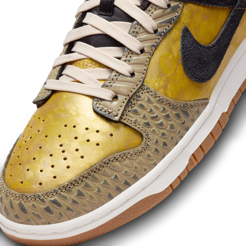 dunk low gold