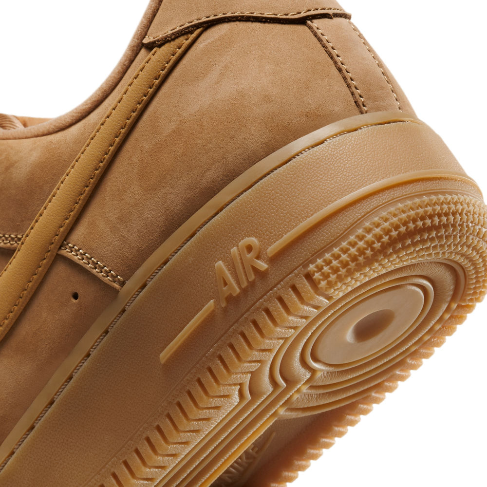 Nike Air Force 1 07 WB Flax Wheat Gum Light Brown Atmos x Air Max 1 B Viotech Nike Lobe Skoe Air Max AP