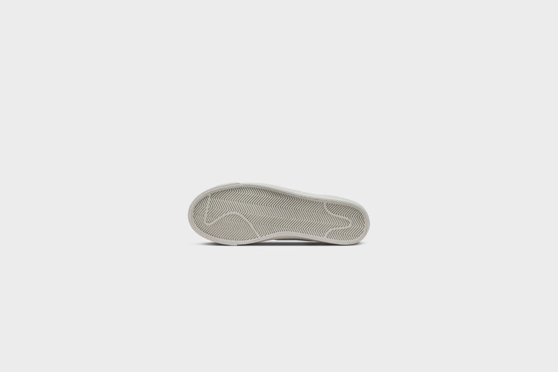 Nike Blazer Mid ‘77 VNTG (White/Dark Beetroot-Grey Fog)