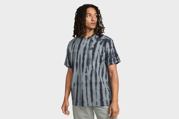 Nike Sportswear Premium Essentials Men's Tie-Dyed T-Shirt (Cool Grey)