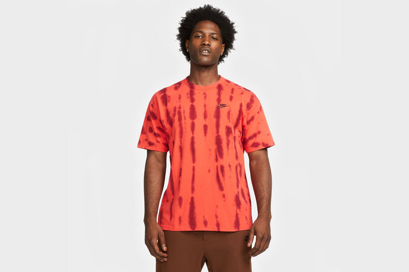 Nike Sportswear Premium Essentials Men's Tie-Dyed T-Shirt (Light Crimson)