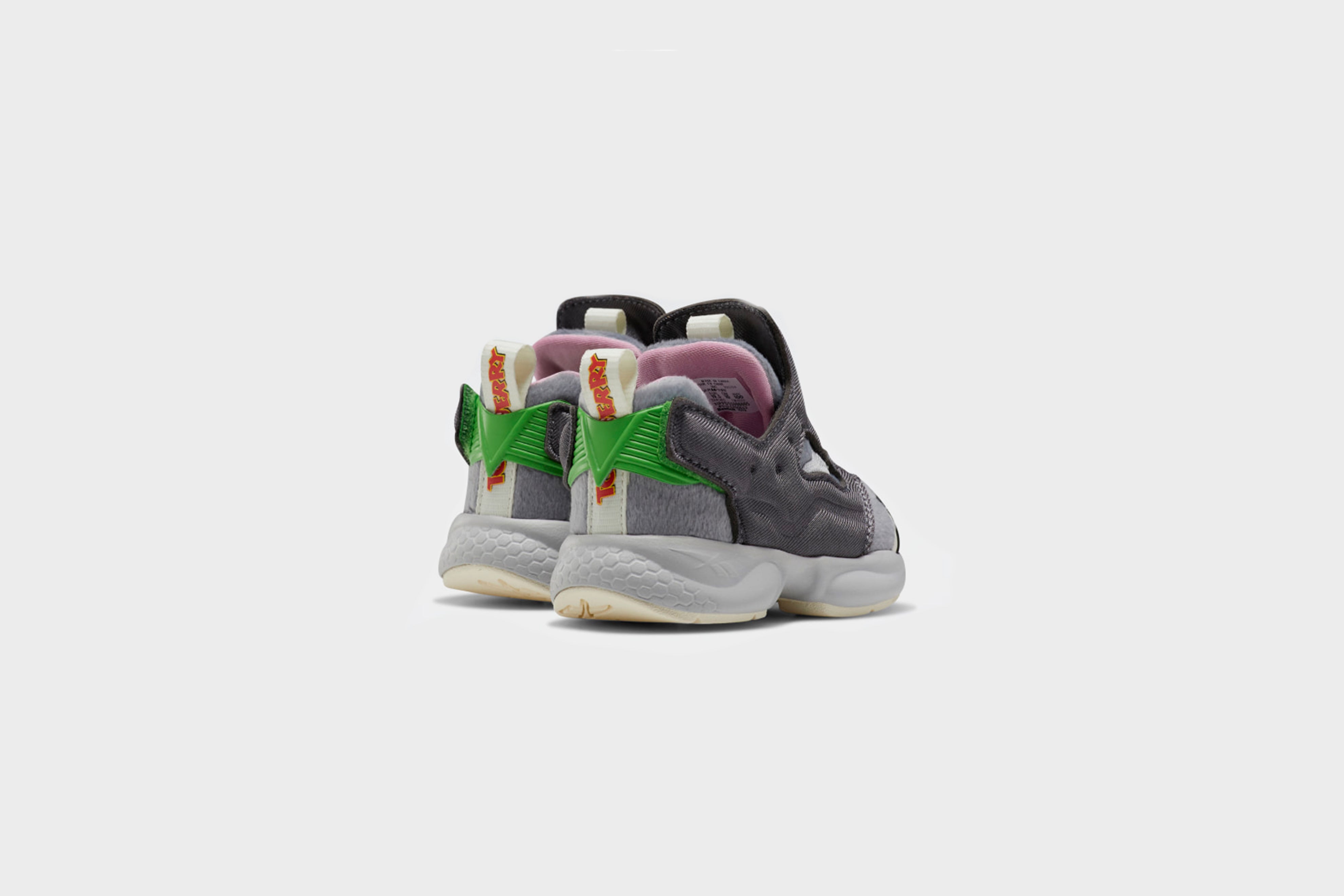 Reebok versa pump hot sale