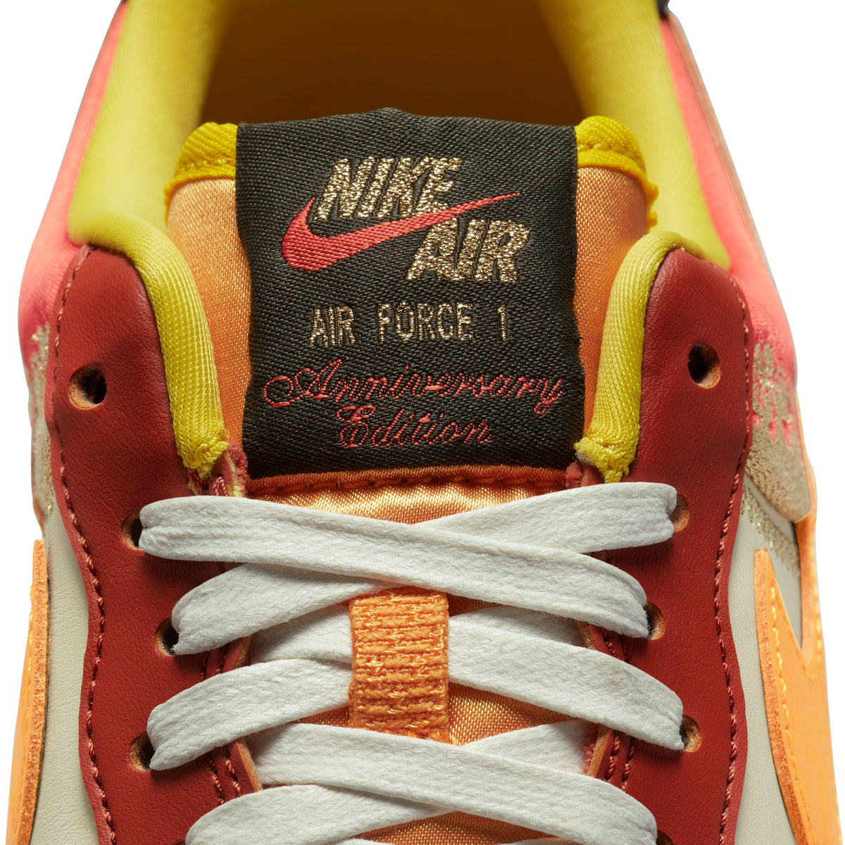 WMNS Nike Air Force 1  display picture 3
