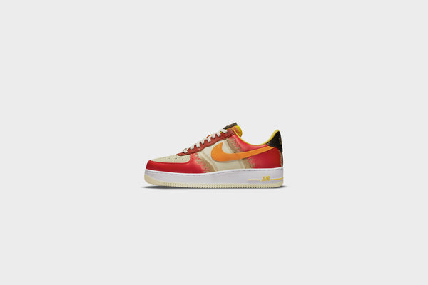 WMNS Nike Air Force 1 ‘07 PRM (Habanero Red/Light Curry)