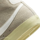 WMNS Nike Blazer Mid '77 VNTG (Light Bone/Sail-Alabaster)